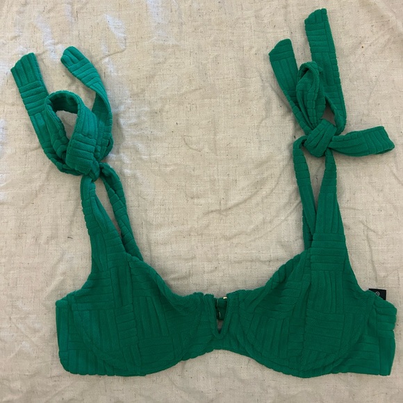 Beach Riot Blaire Bikini Top - Picture 3 of 5